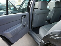 Mercedes Benz  190 E 2.3