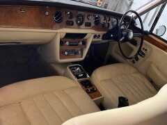 Rolls Royce Corniche 