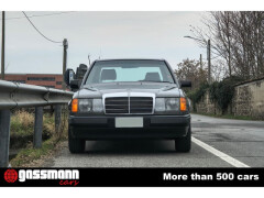 Mercedes Benz 200 Limousine W124 