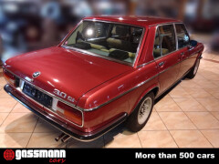BMW E3 3.0 Li mit Schiebedach 