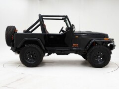 Jeep Wrangler RestoMod \'90 