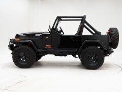 Jeep Wrangler RestoMod \'90 