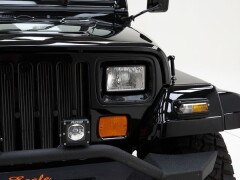 Jeep Wrangler RestoMod \'90 