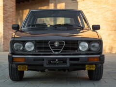 Alfa Romeo ALFETTA INIEZIONE QUADRIFOGLIO ORO 