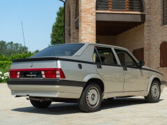 Alfa Romeo 75 2.0 