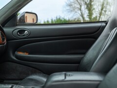 Jaguar XK8 SPIDER 