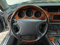 Jaguar XK8 SPIDER 