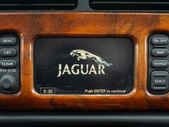 Jaguar XK8 SPIDER 