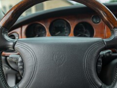 Jaguar XK8 SPIDER 