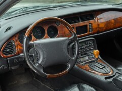 Jaguar XK8 SPIDER 