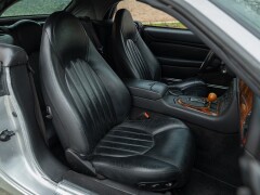 Jaguar XK8 SPIDER 
