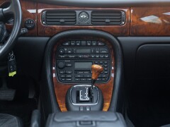 Jaguar XJ8 3.2 EXECUTIVE 