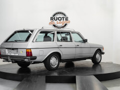 Mercedes Benz 240 TD 
