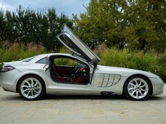 Mercedes Benz SLR MCLAREN 