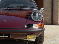 Porsche 911 2.2 S           