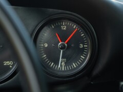 Porsche 911 2.2 S           