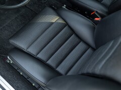 Porsche 911 2.2 S           