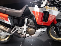 Honda AFRICA TWIN 750 